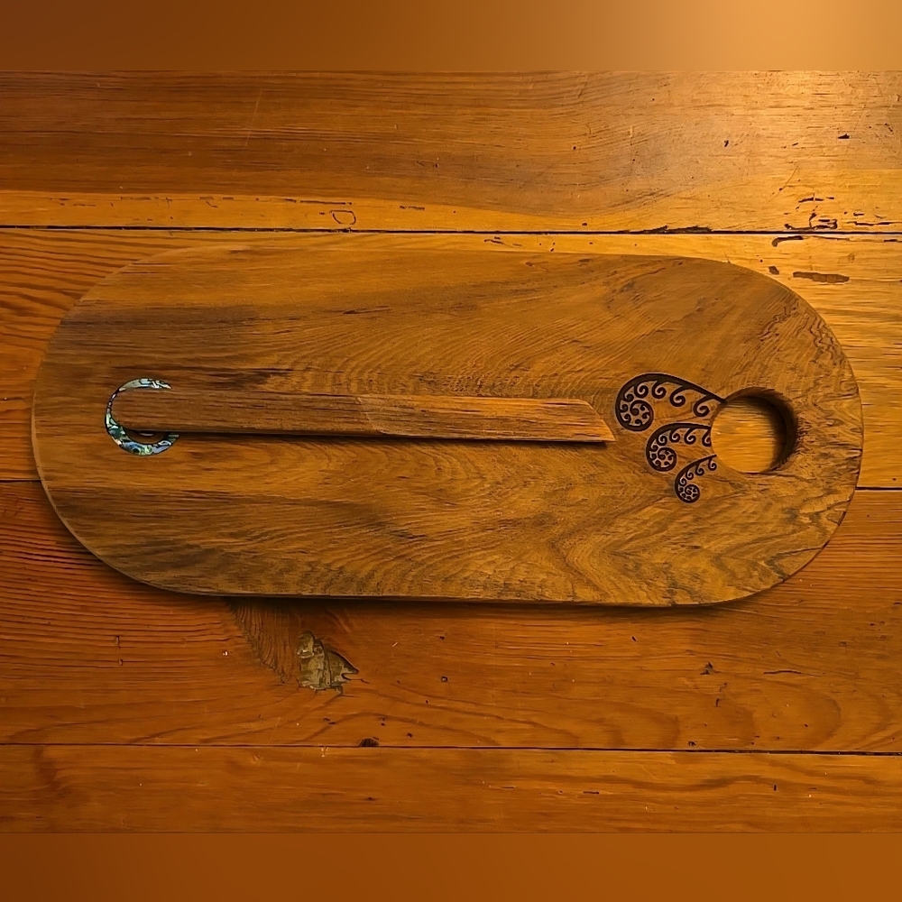 Romeyn Woodcrafts Ltd. Cheese Board And Knife